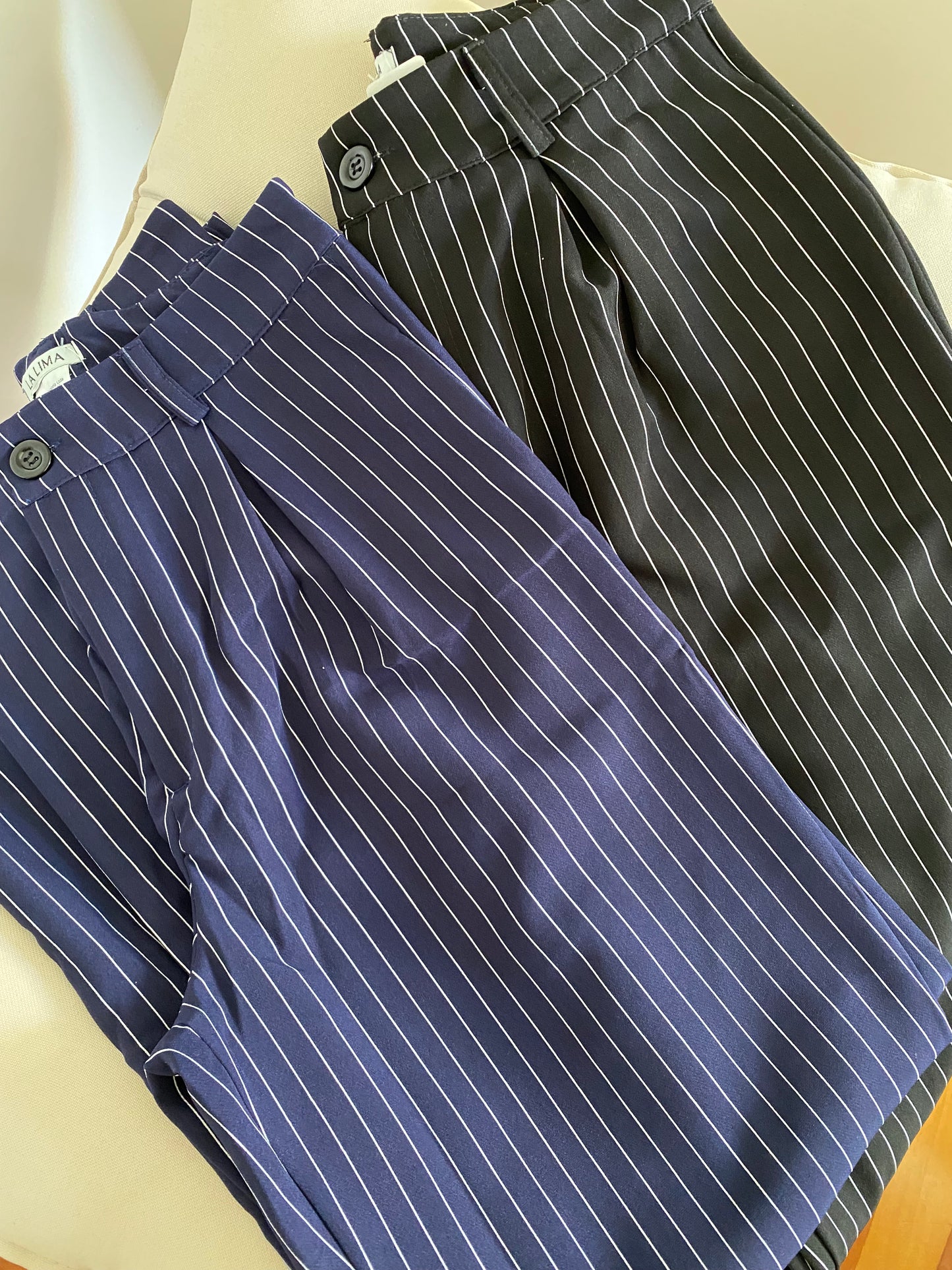 Calça pantalona risca-de-giz